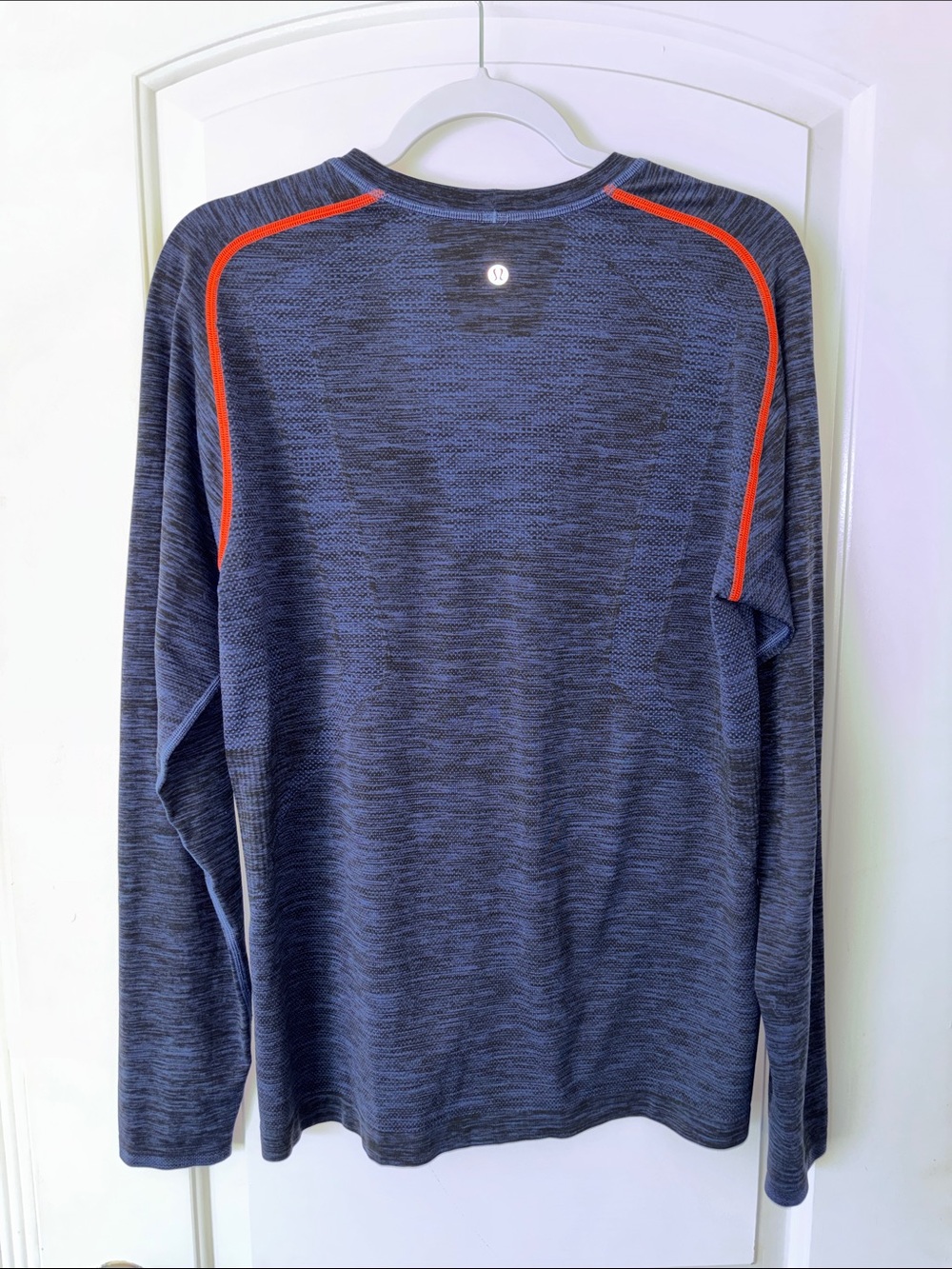 Lululemon tech athletic long sleeve metal vent shirt M